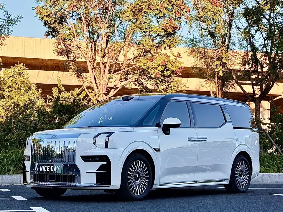 Zeekr 009 6-seat Executive AWD 108kWh 2026