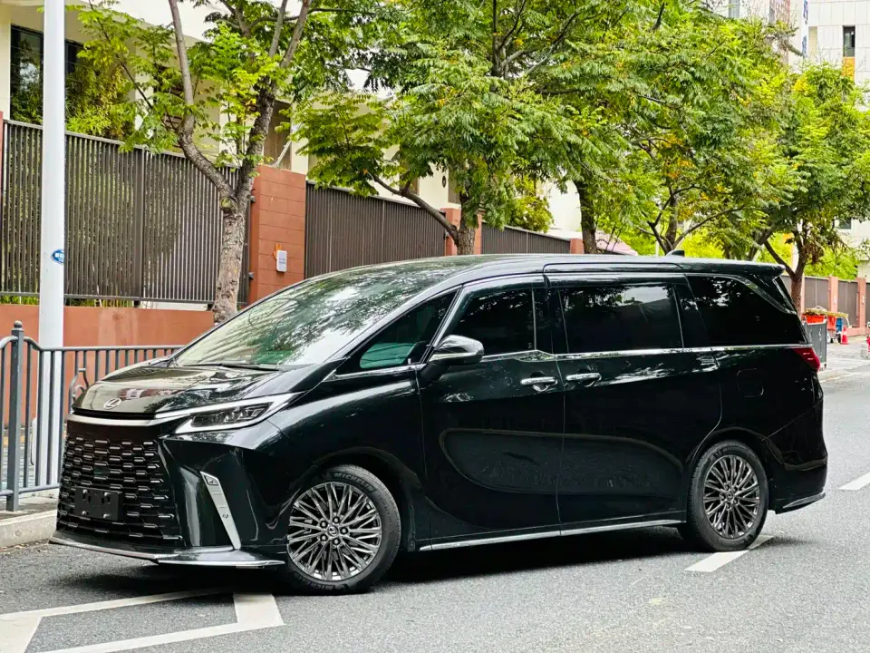 Lexus LM 500h Four-Seat Imperial Edition 2024