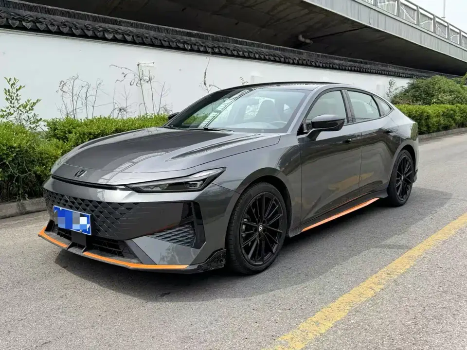 Changan UNI-V 1.5T Deluxe 2024