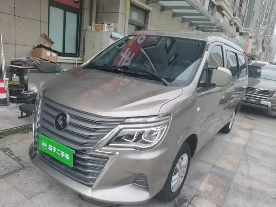 Dongfeng Fengxing Lingzhi M5L 1.5T Manual Comfort 7-seater 2024