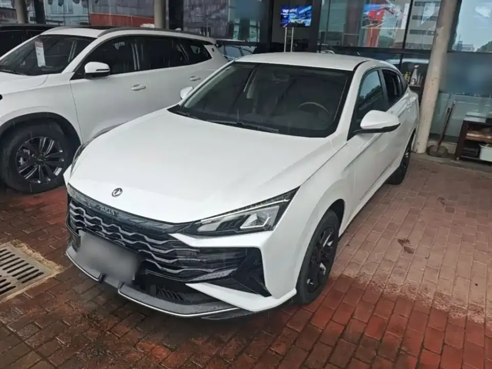 Dongfeng Aeolus Yixuan 1.5L Auto Luxury 2025