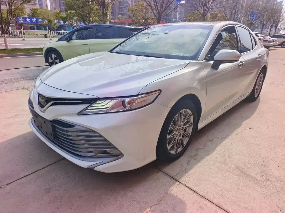 Toyota Camry 2.0G Luxury Edition 2019