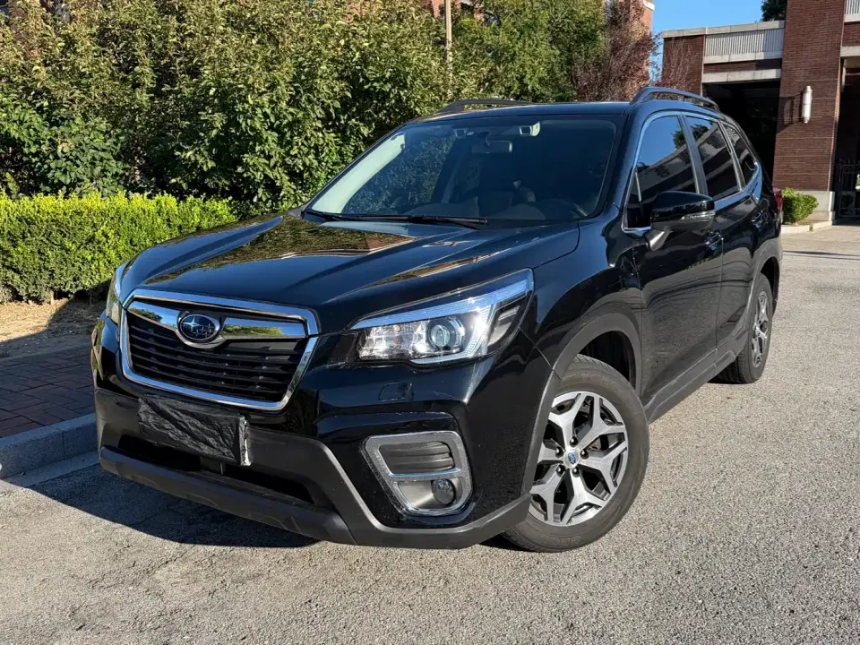 Subaru Forester 2.0i Luxury Edition with EyeSight 2021