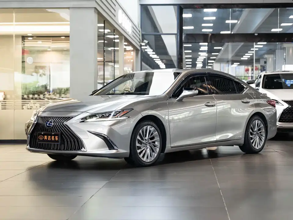 Lexus ES Model 300h Executive Edition 2020