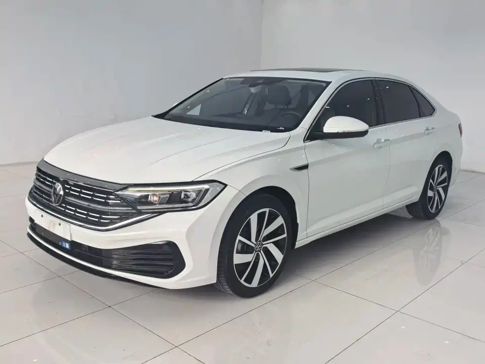 Volkswagen Sagitar 300TSI DSG Surpass Edition 2025
