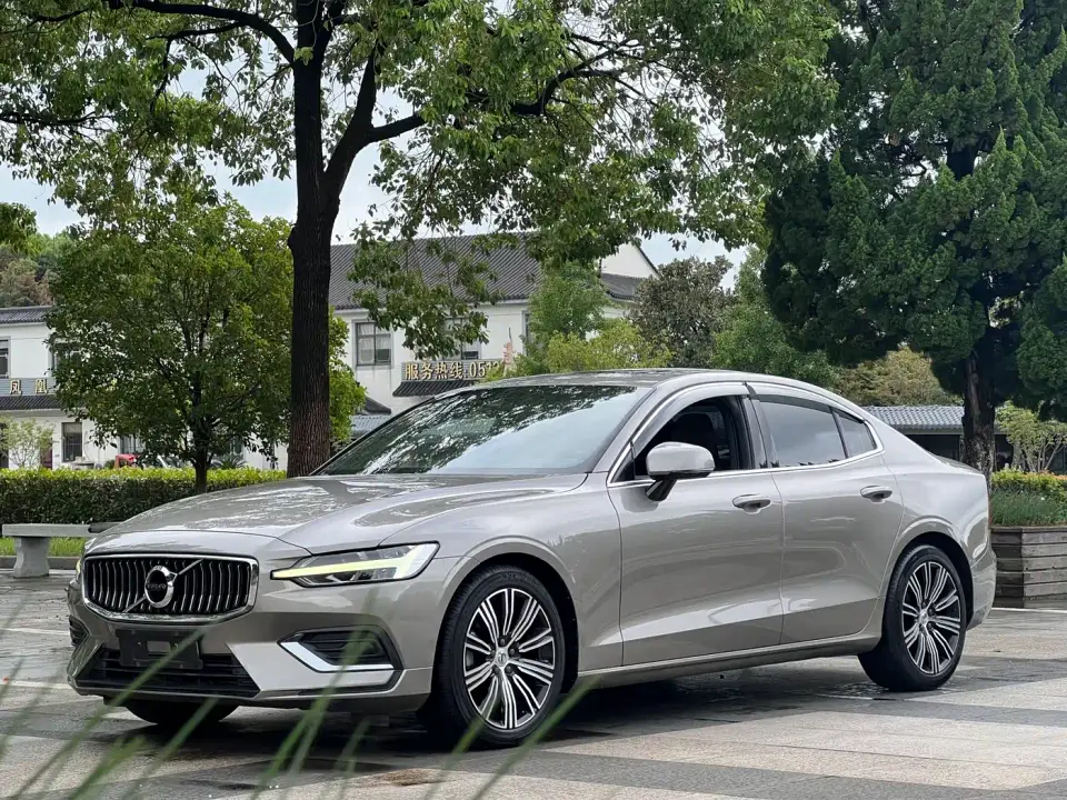 Volvo S60 T4 Smart Vision Luxury 2021