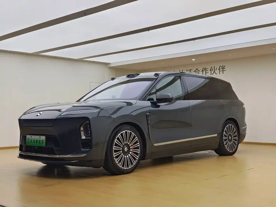 NIO ES8 Base Model 7-Seater 2025