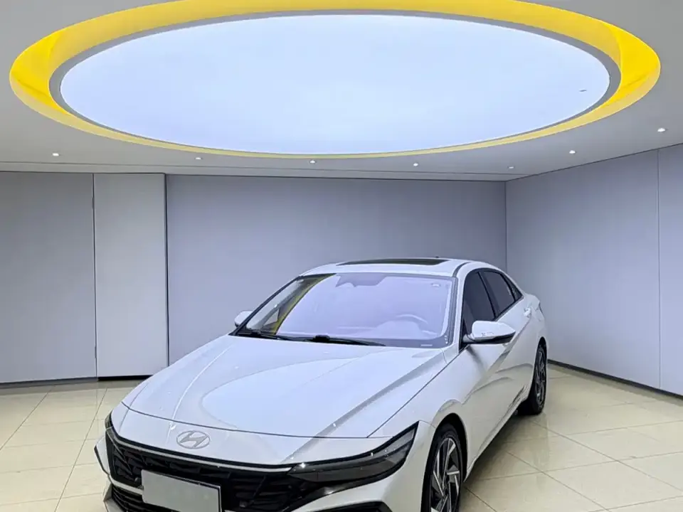 Hyundai Elantra Model 1.5L CVT LUX Premium Edition 2023
