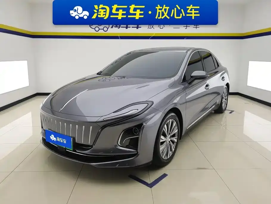 Hongqi E-QM5 Model 610km PLUS 2024