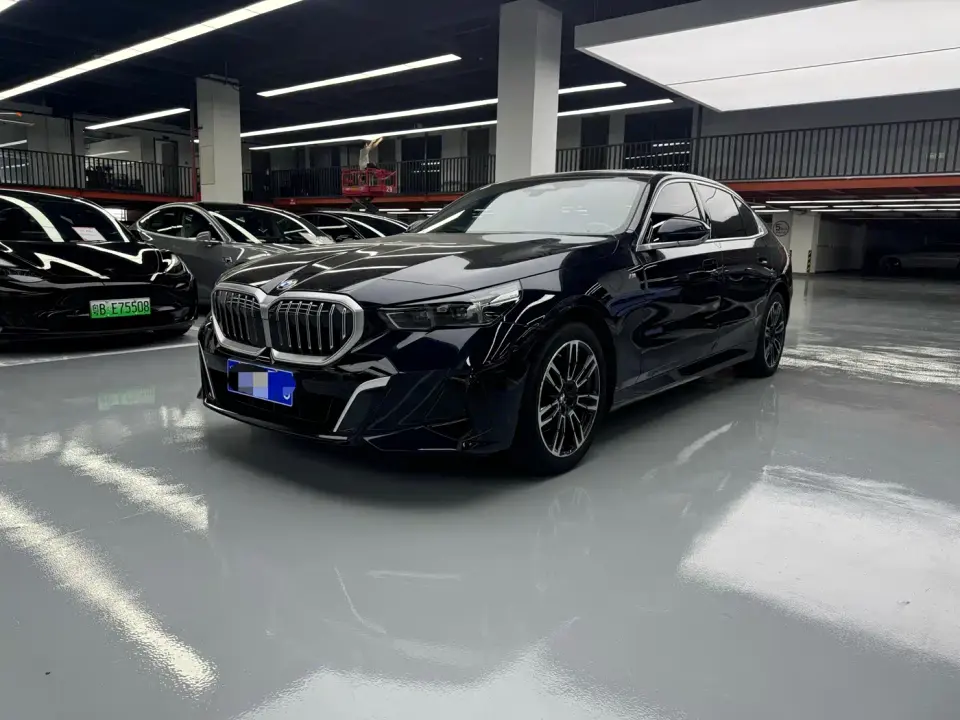 BMW 5 Series 530Li Leading M Sport Package 2025
