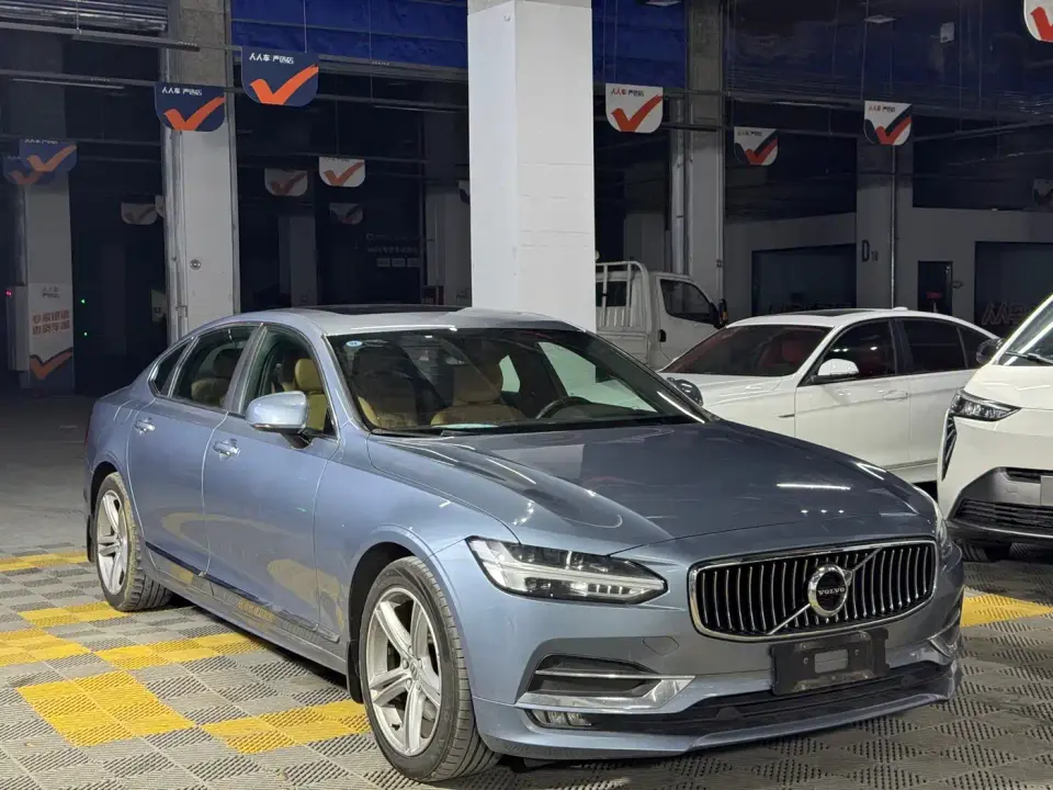 Volvo S90 T5 Momentum 2019
