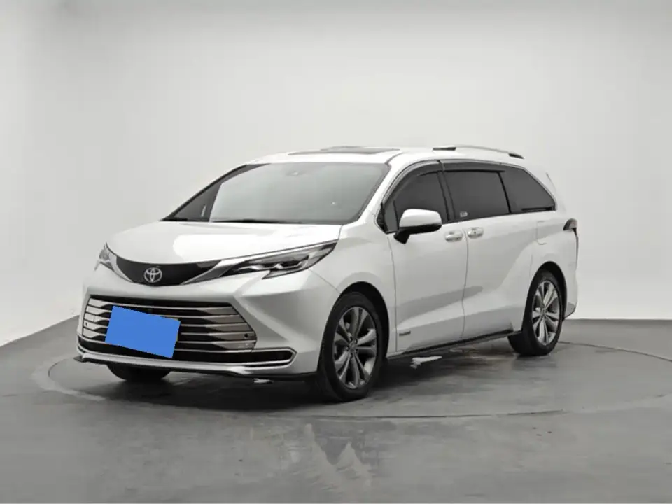 Toyota Sienna 2.5L Hybrid Premium Edition 2024