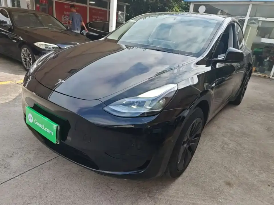 Tesla Model Y Rear-Wheel Drive Edition 2024