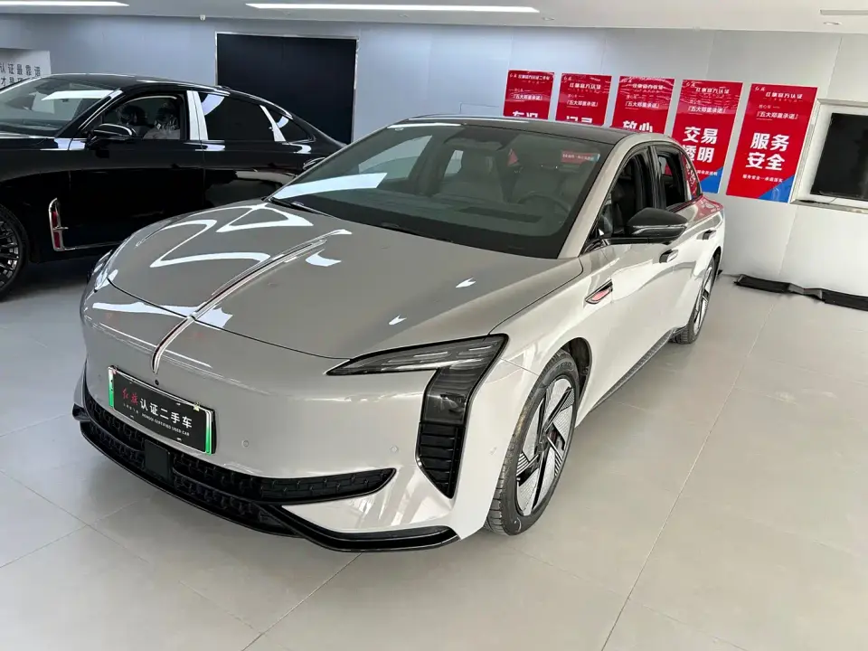 Hongqi EH7 640 AWD Smart Selection Edition 2025