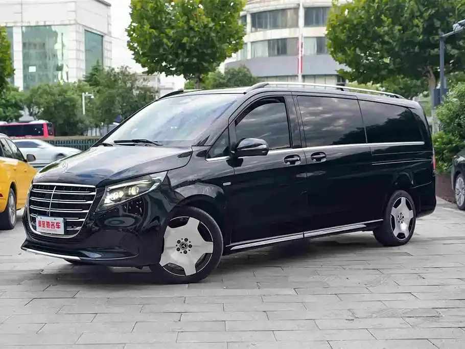 Mercedes-Benz V-Class V 300 L Long Wheelbase Luxury Edition 2025
