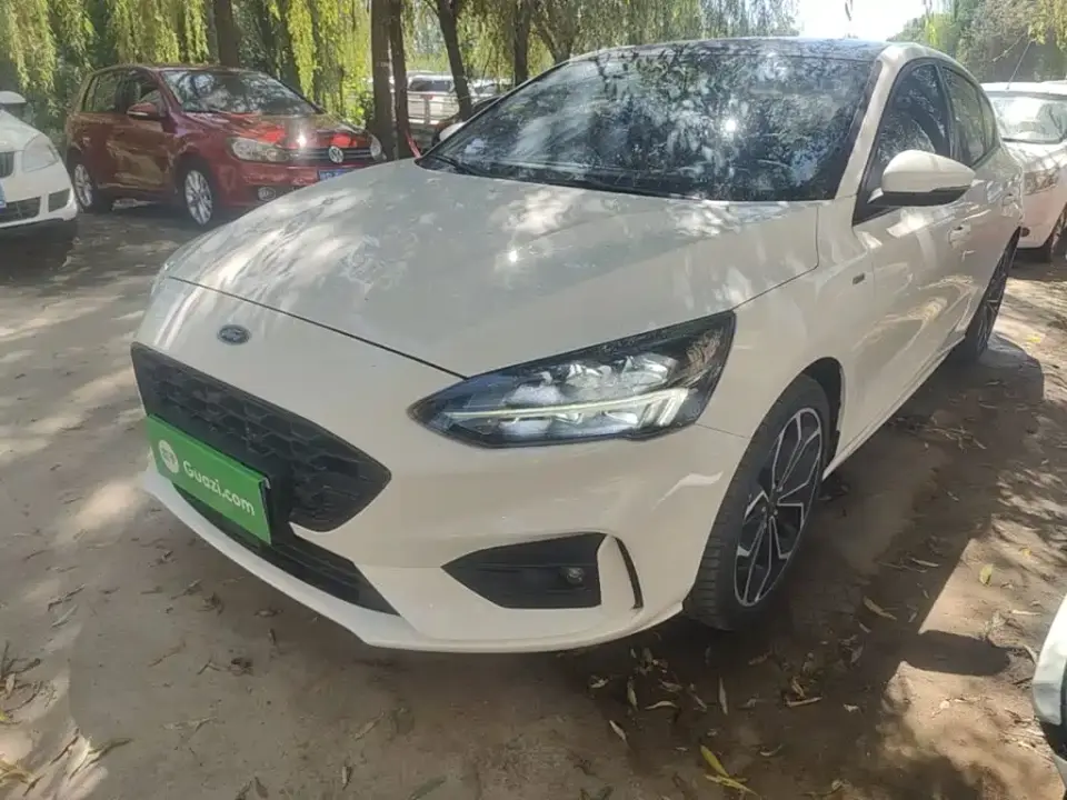 Ford Focus Sedan EcoBoost 180 Auto ST Line 2021