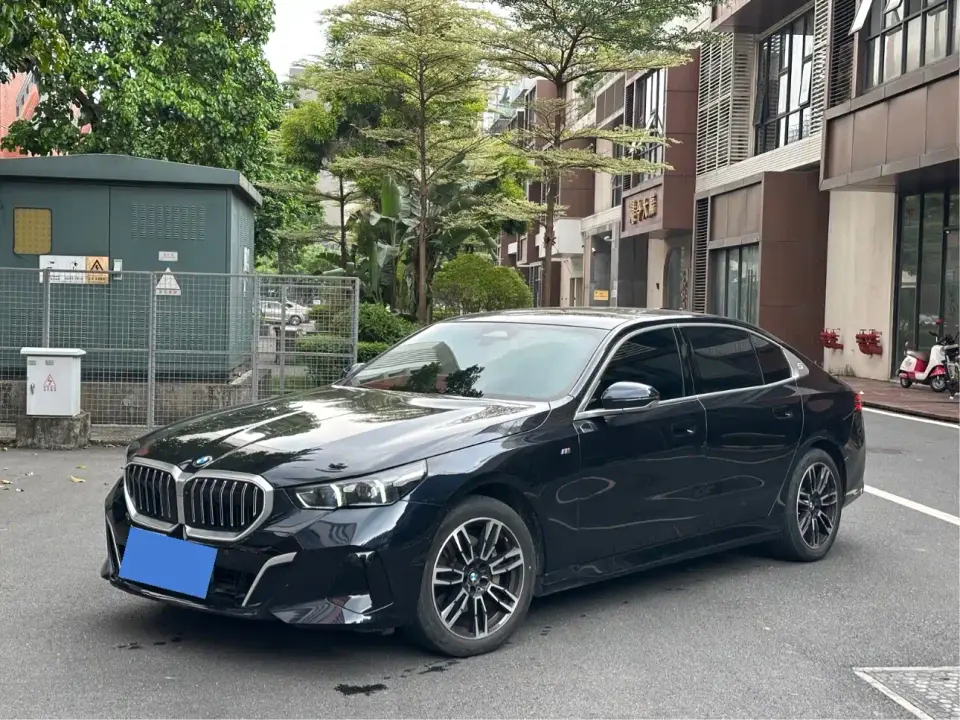 BMW 5 Series 530Li Leading M Sport Package 2024