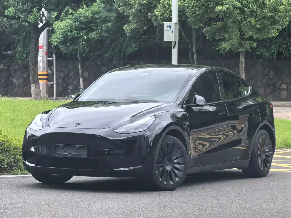 Tesla Model Y Facelift Rear-Wheel Drive Version 2023