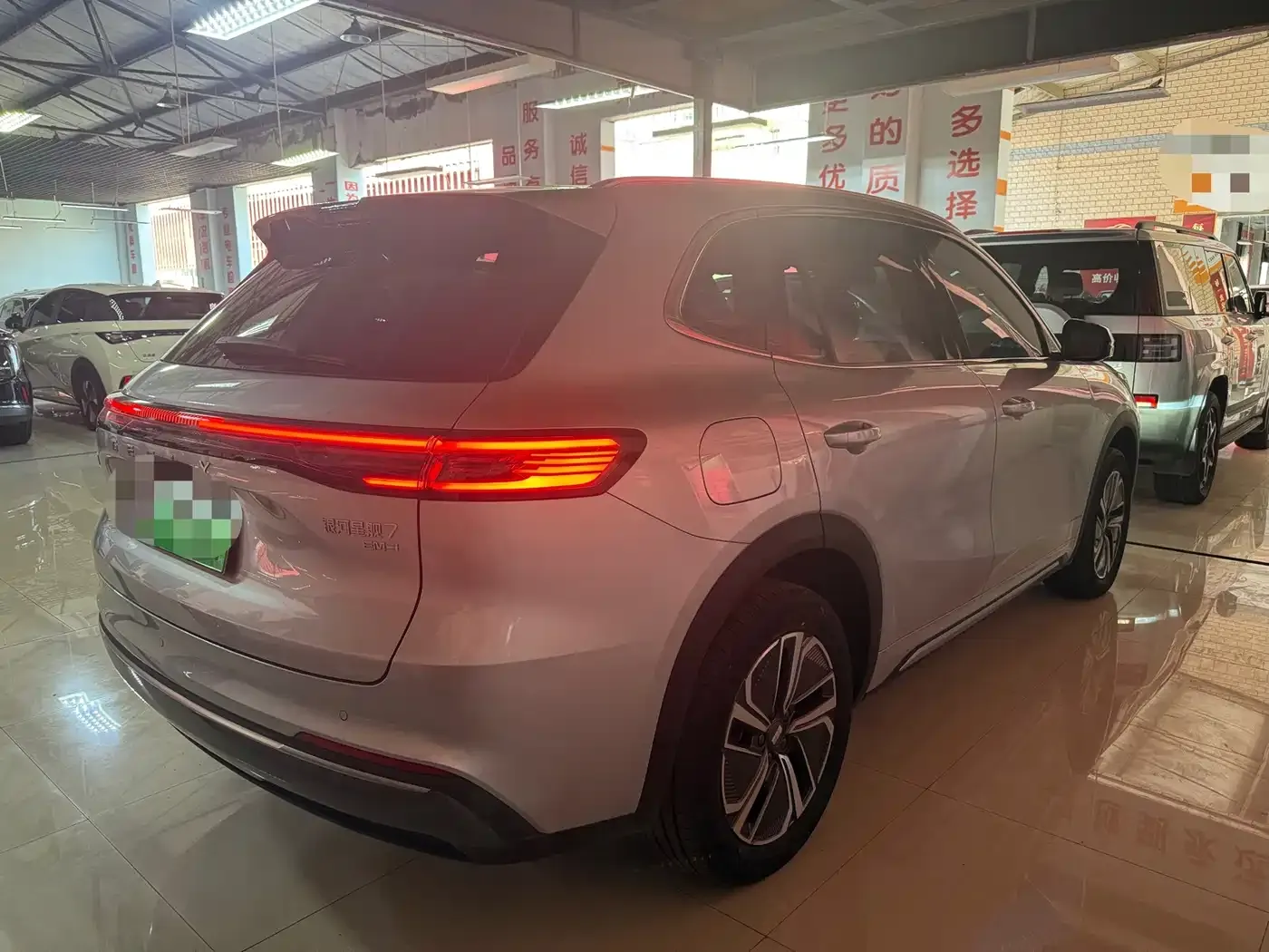 Geely Galaxy Galaxy Starship 7 EM-i 120km Navigation Edition 2025 — фото 7