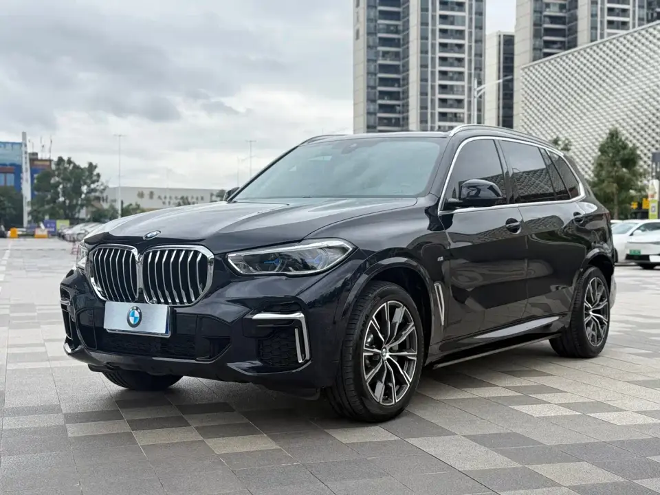 BMW X5 xDrive 30Li Premium M Sport Package 2022