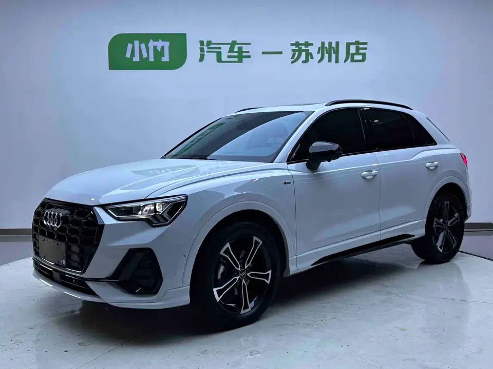 Audi Q3 35 TFSI Fashion Dynamic (1.4T) 2022
