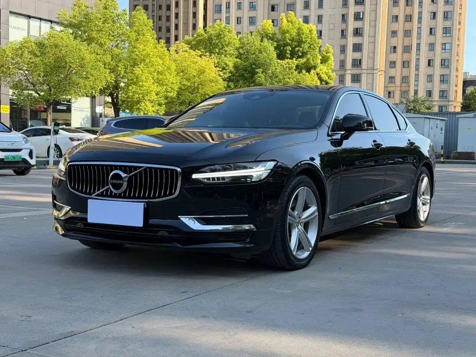 Volvo S90 T4 Momentum 2019