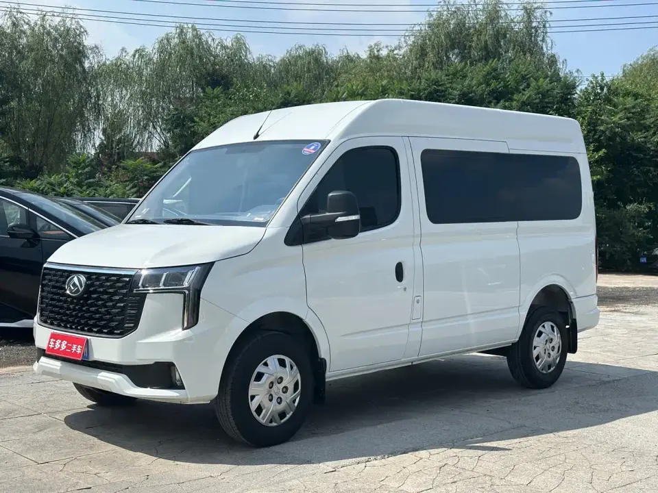 SAIC Maxus Xintu V80 Model PRO Aoyun 2.0T Automatic Short Wheelbase Medium Roof 5/6-seater 2025