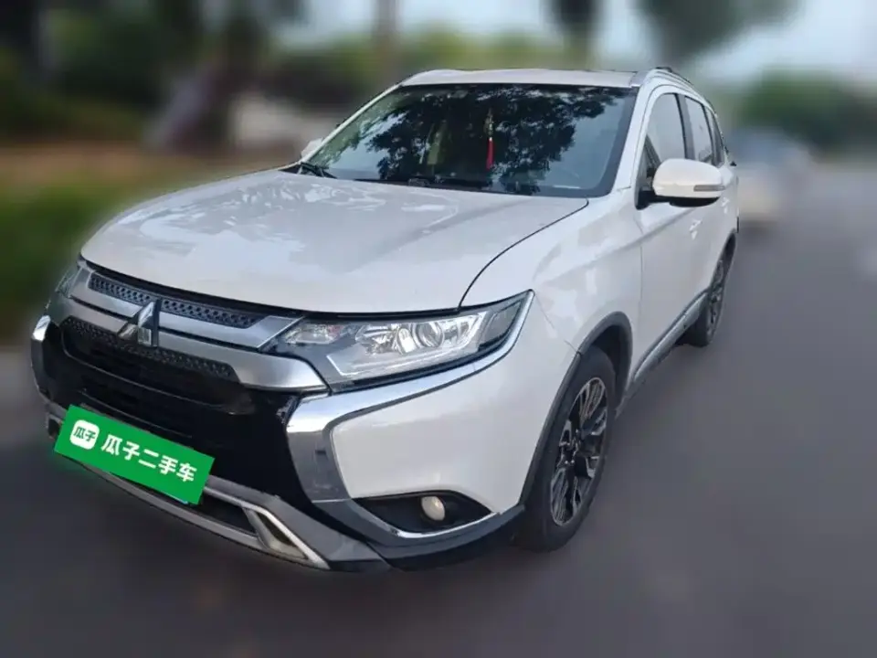 Mitsubishi Outlander 2.0L 2WD Enjoy 7-Seater China VI 2019