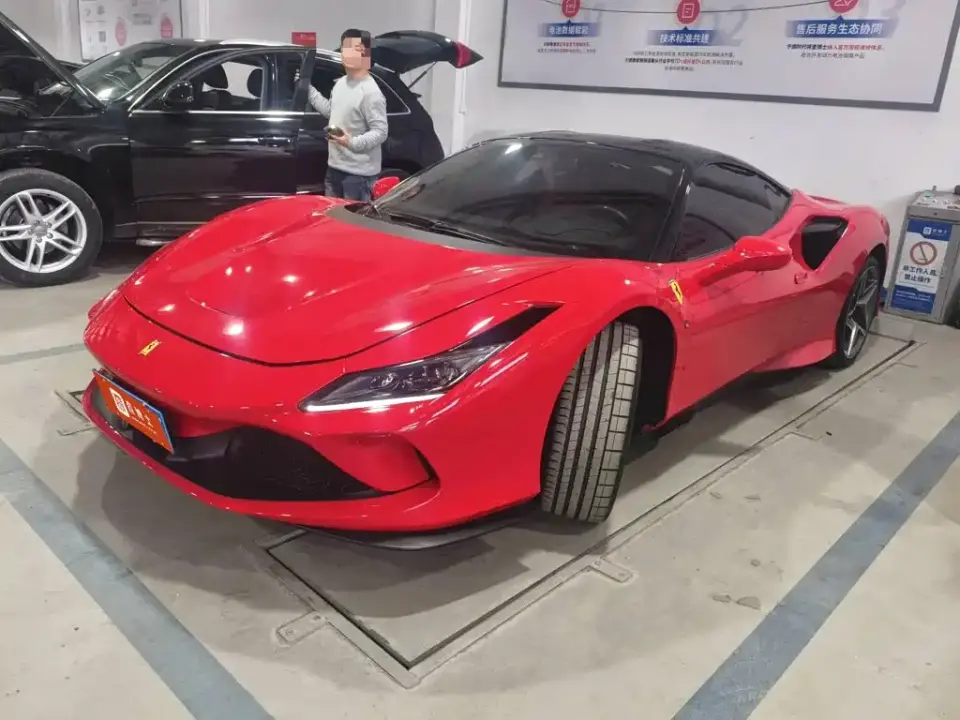 Ferrari F8 Tributo 3.9T V8 2022