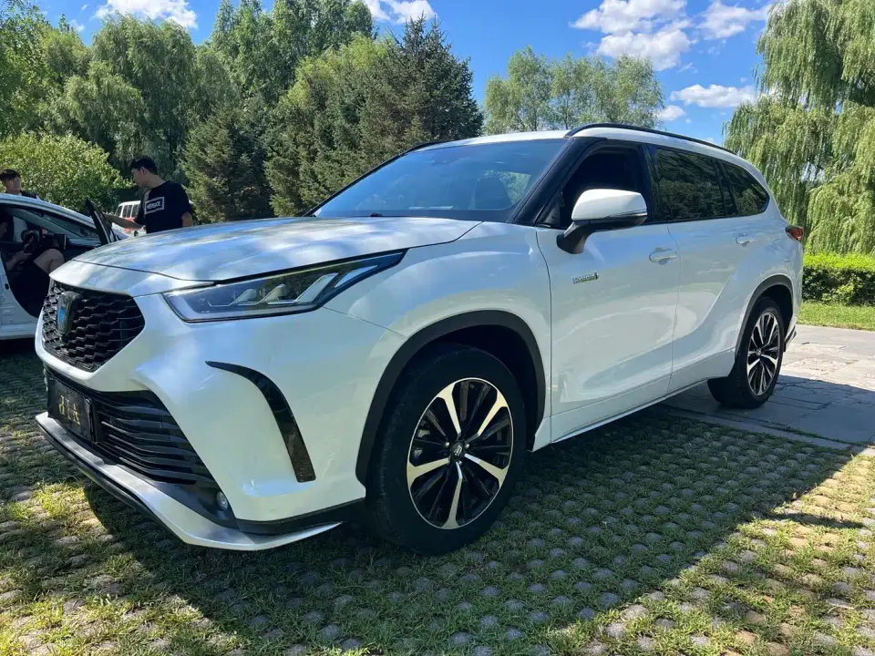 Toyota Crown Kluger 2.5L HEV 4WD Premium Edition 2022