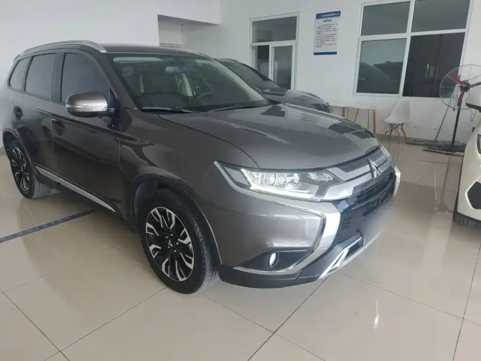 Mitsubishi Outlander 2.0L 2WD Premium 5-seater 2021