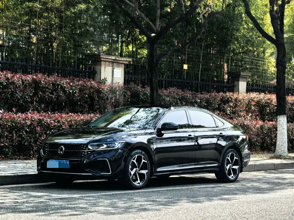 Volkswagen Passat Model 380TSI Starlight Elite 2023