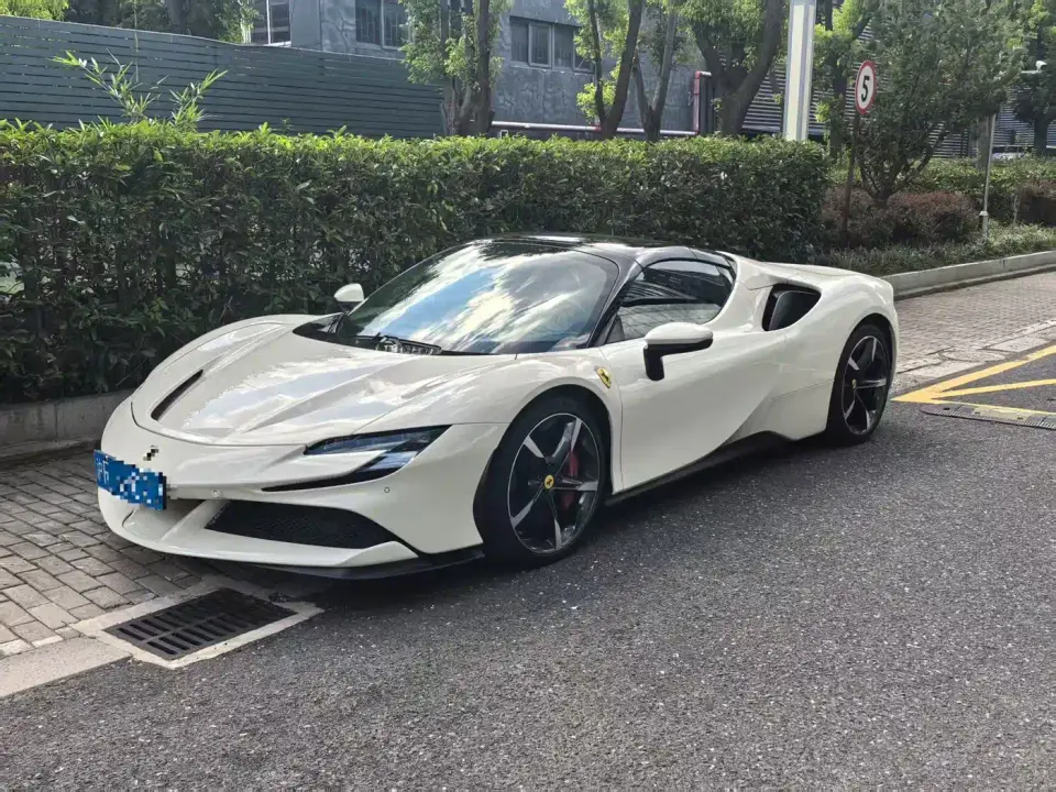 Ferrari SF90 3.9T V8 Spider 2023