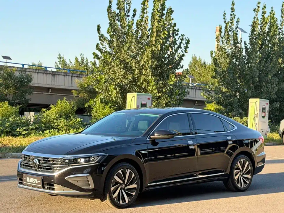 Volkswagen Passat Outstanding 330TSI Elite Edition 2025