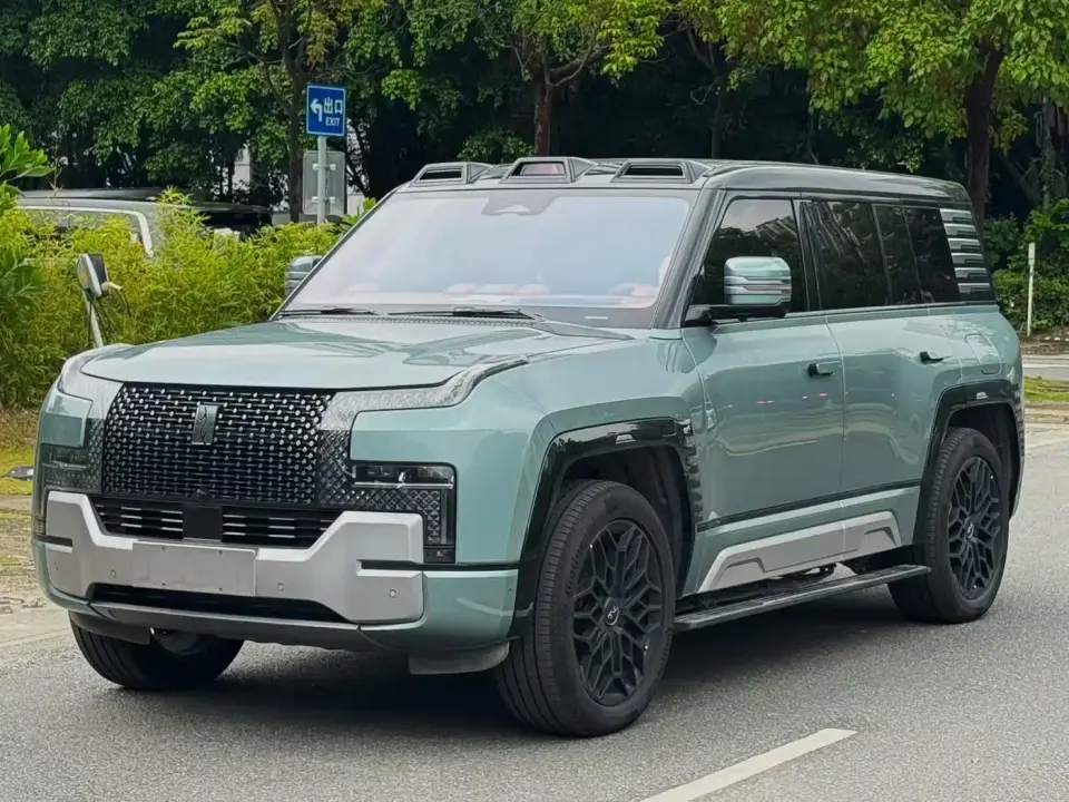 Yangwang U8 Luxury Edition 2024