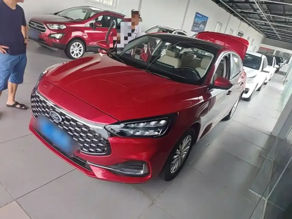 Ford Focus Sedan EcoBoost 180 Auto Trend 2021