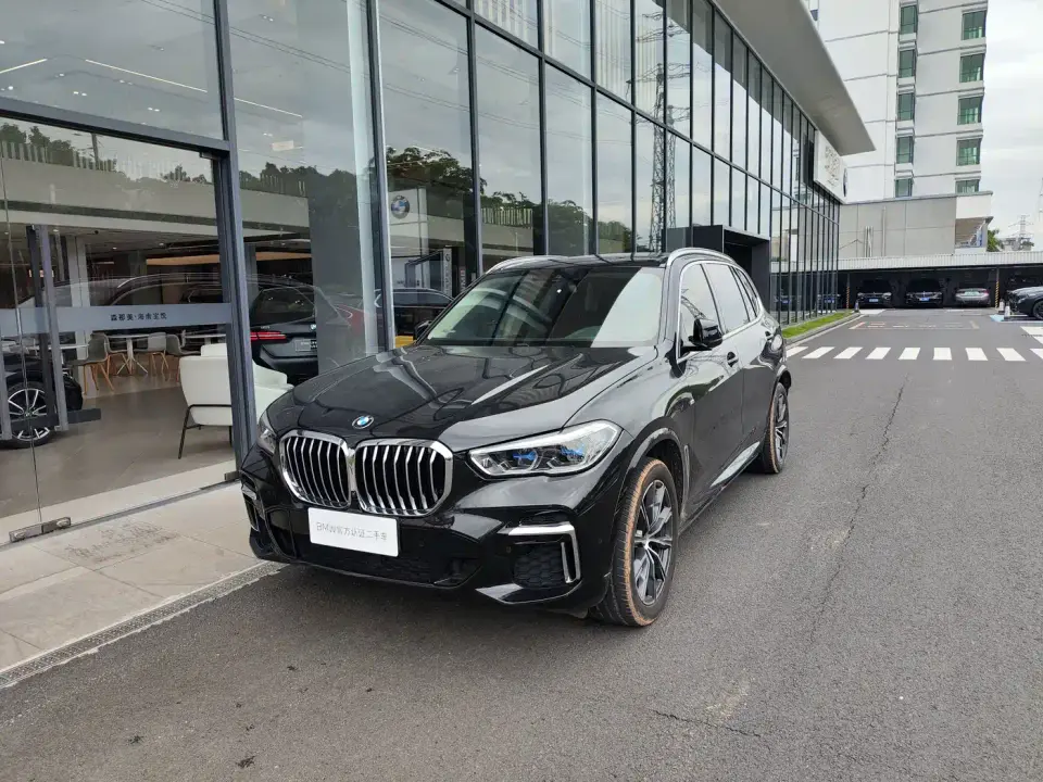 BMW X5 xDrive 30Li Premium M Sport Package 2022