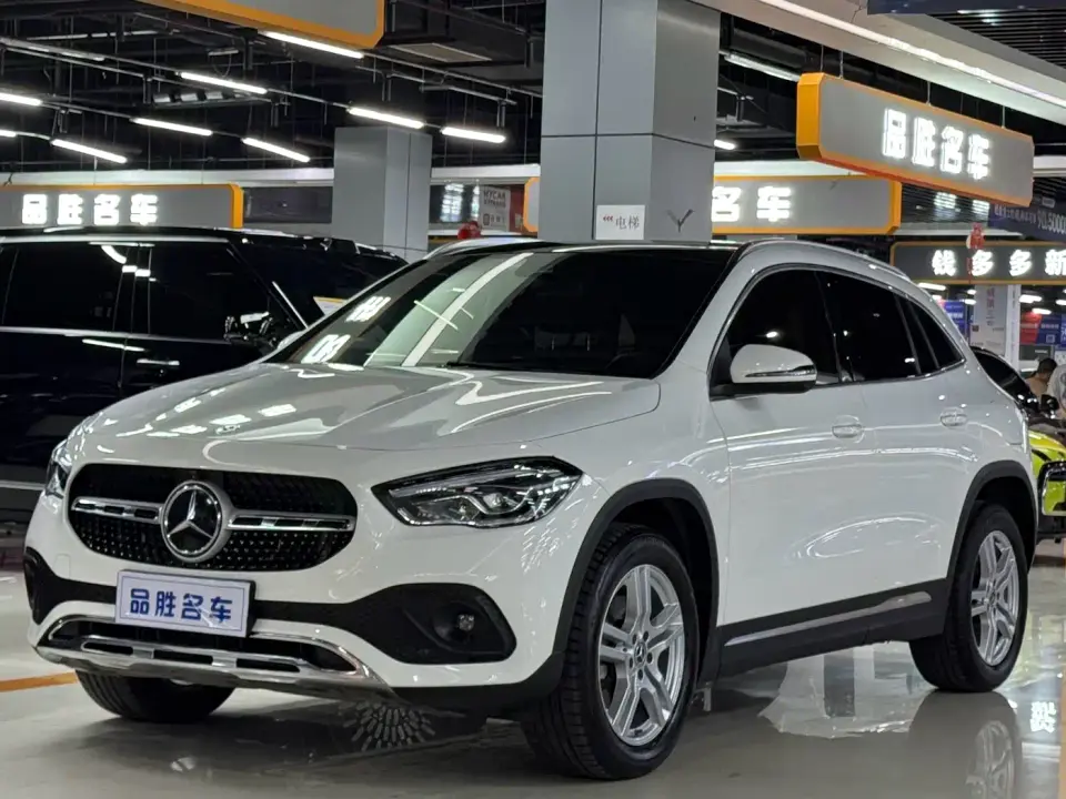 Mercedes-Benz GLA-Class GLA 200 2023