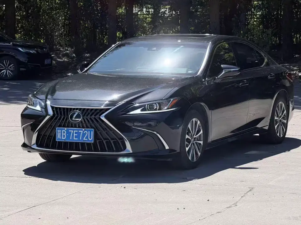 Lexus ES 200 Excellence Edition 2024