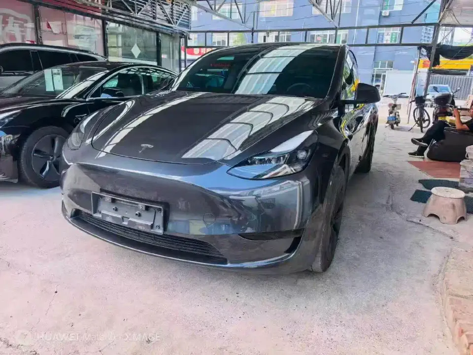 Tesla Model Y Rear-Wheel Drive Version 2024