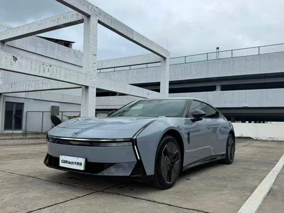 XPeng P7 702km Long Range Edition 2025