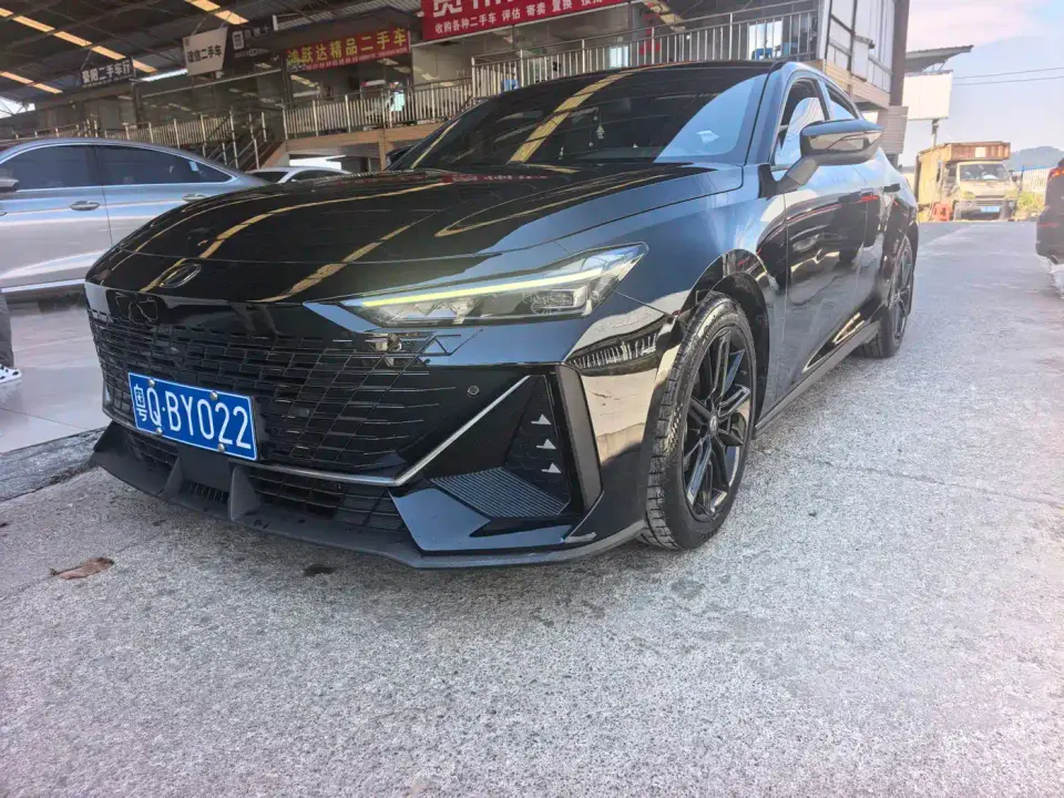 Changan UNI-V 1.5T Premium Model 2022