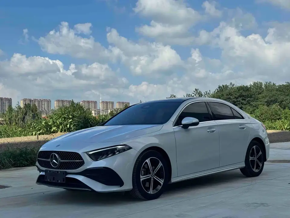 Mercedes-Benz A-Class A 200 L Fashion Edition 2024
