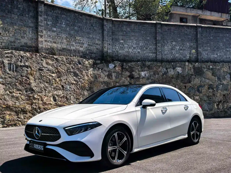 Mercedes-Benz A-Class A 200 L Fashion Edition 2024