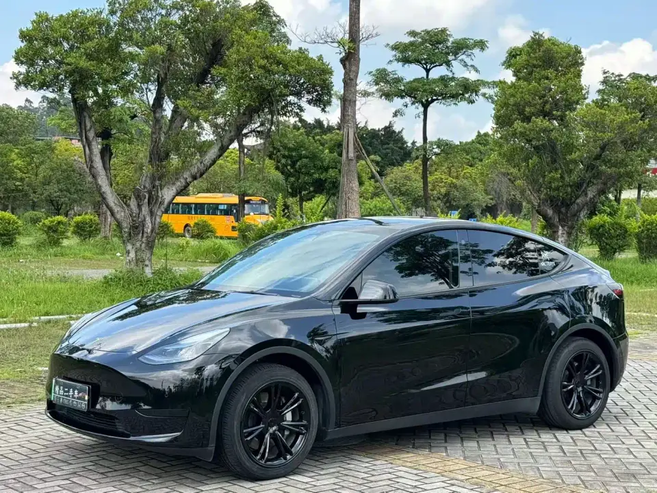 Tesla Model Y Facelift Rear-Wheel Drive Version 2023