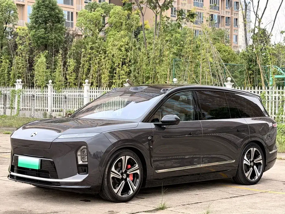 NIO ES8 Base Model 7-Seater 2025