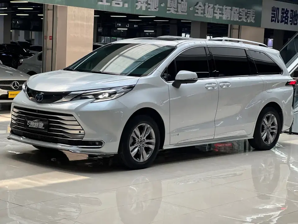 Toyota Sienna 2.5L Hybrid Comfort Edition 2024