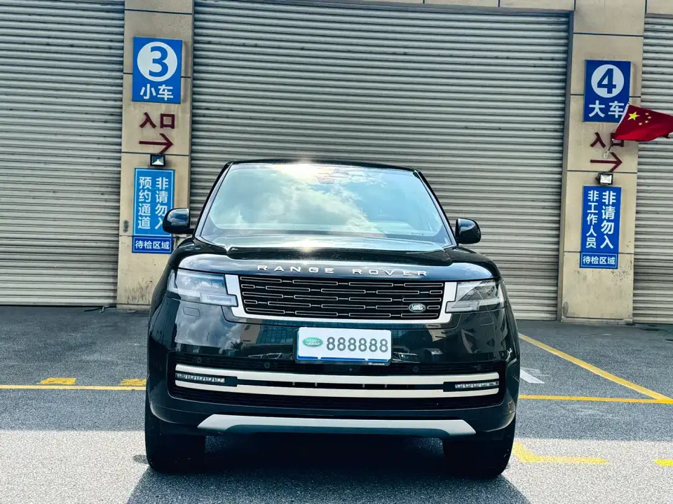 Land Rover Range Rover 3.0 L6 400PS Golden Age 7-Seater Long Wheelbase 2023