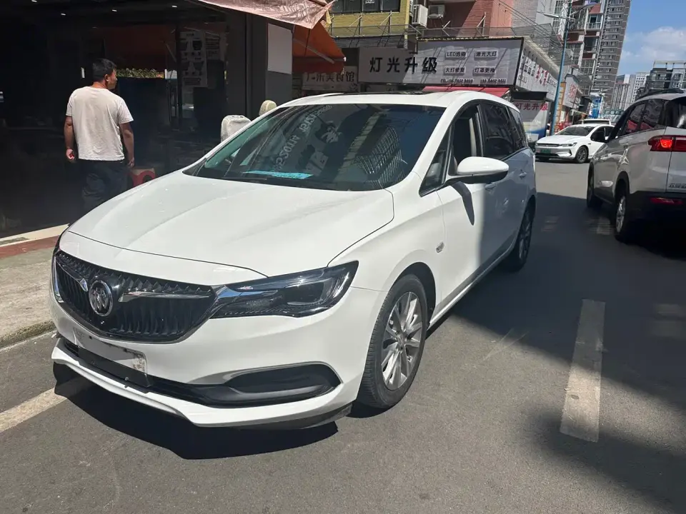 Buick GL6 18T 6-seat Connected Luxury China VI 2021