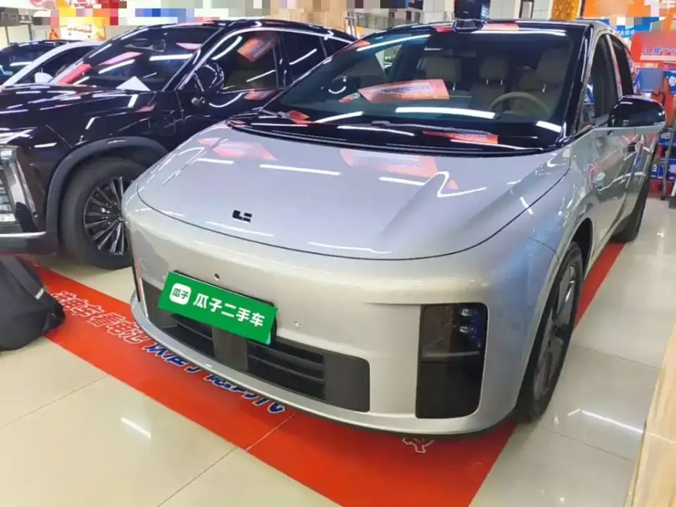 Li Auto i6 2WD Base Model 2026